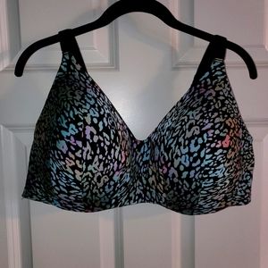 Torrid Curves no wire 46D